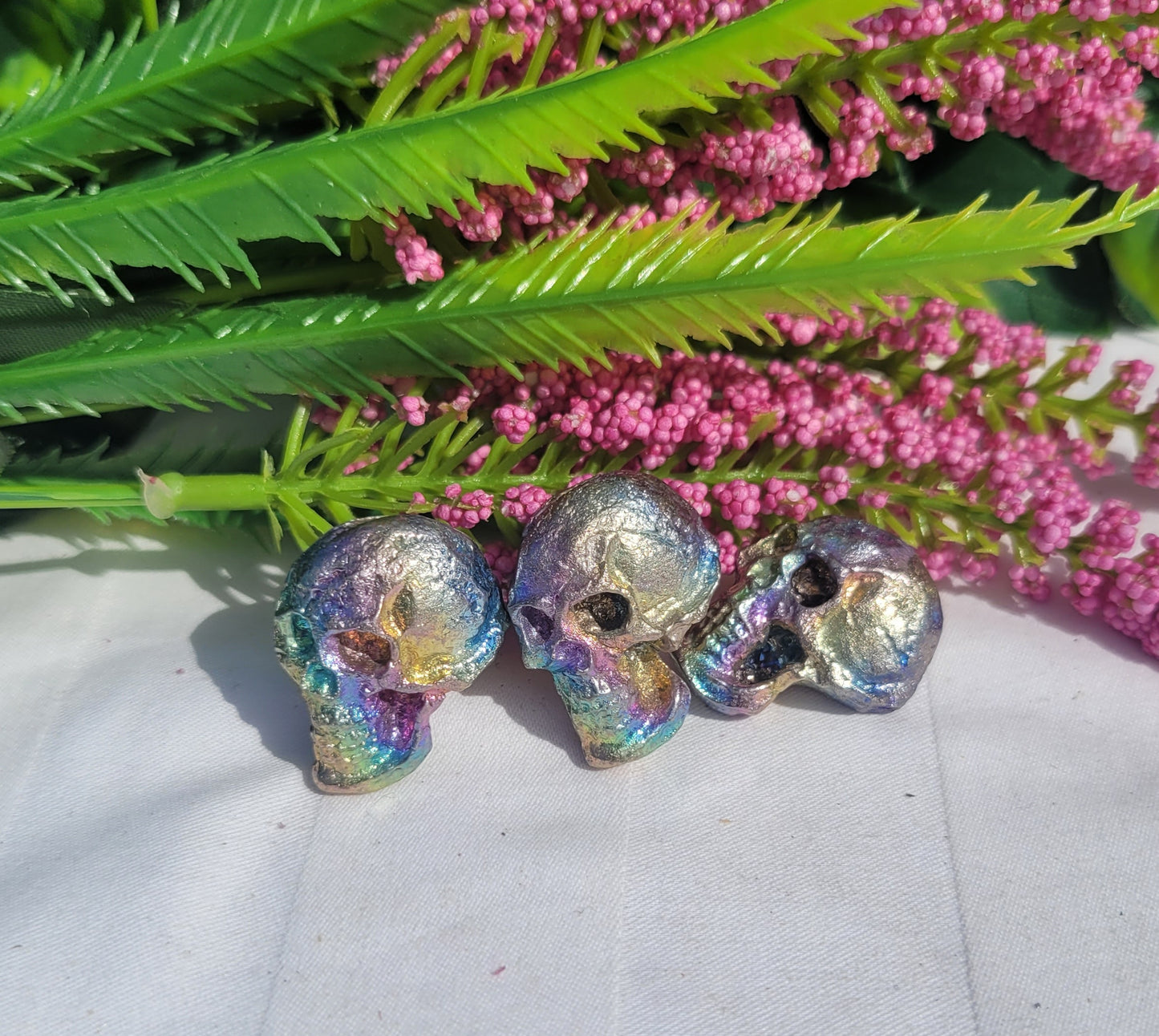 Bismuth mini skulls